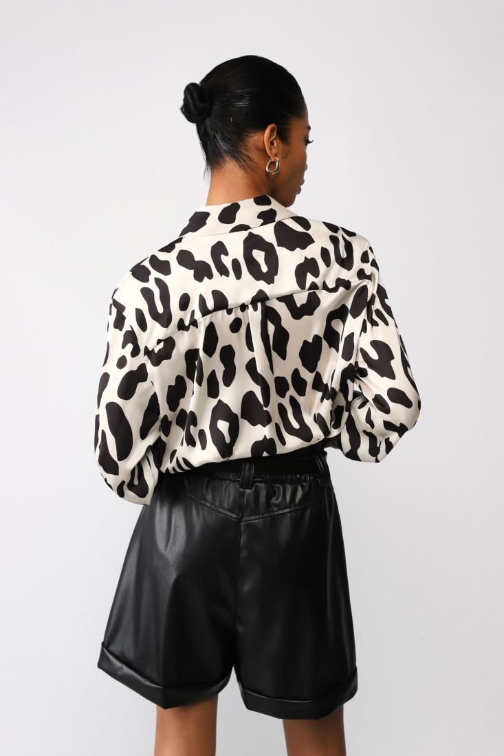 Camicia fantasia animalier con colletto classico