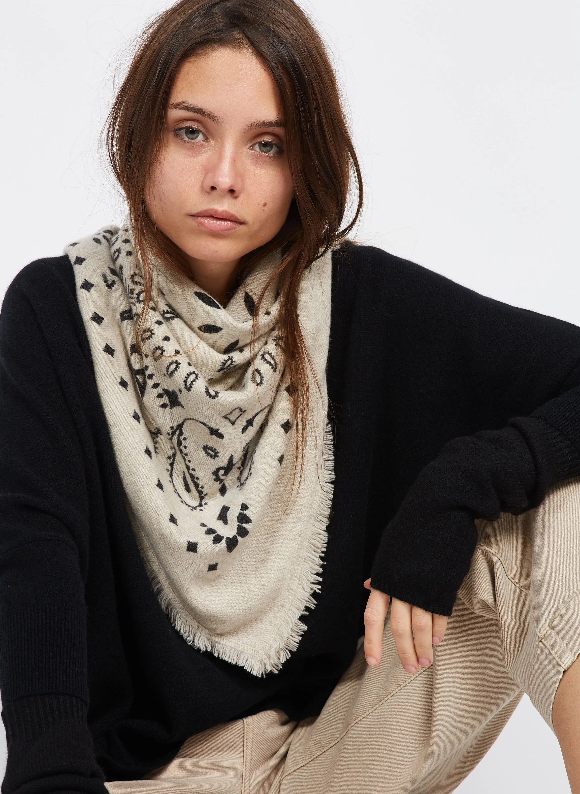  KUJTEN   MINIE - Maglione scollo a V oversize in cashmere | Nero