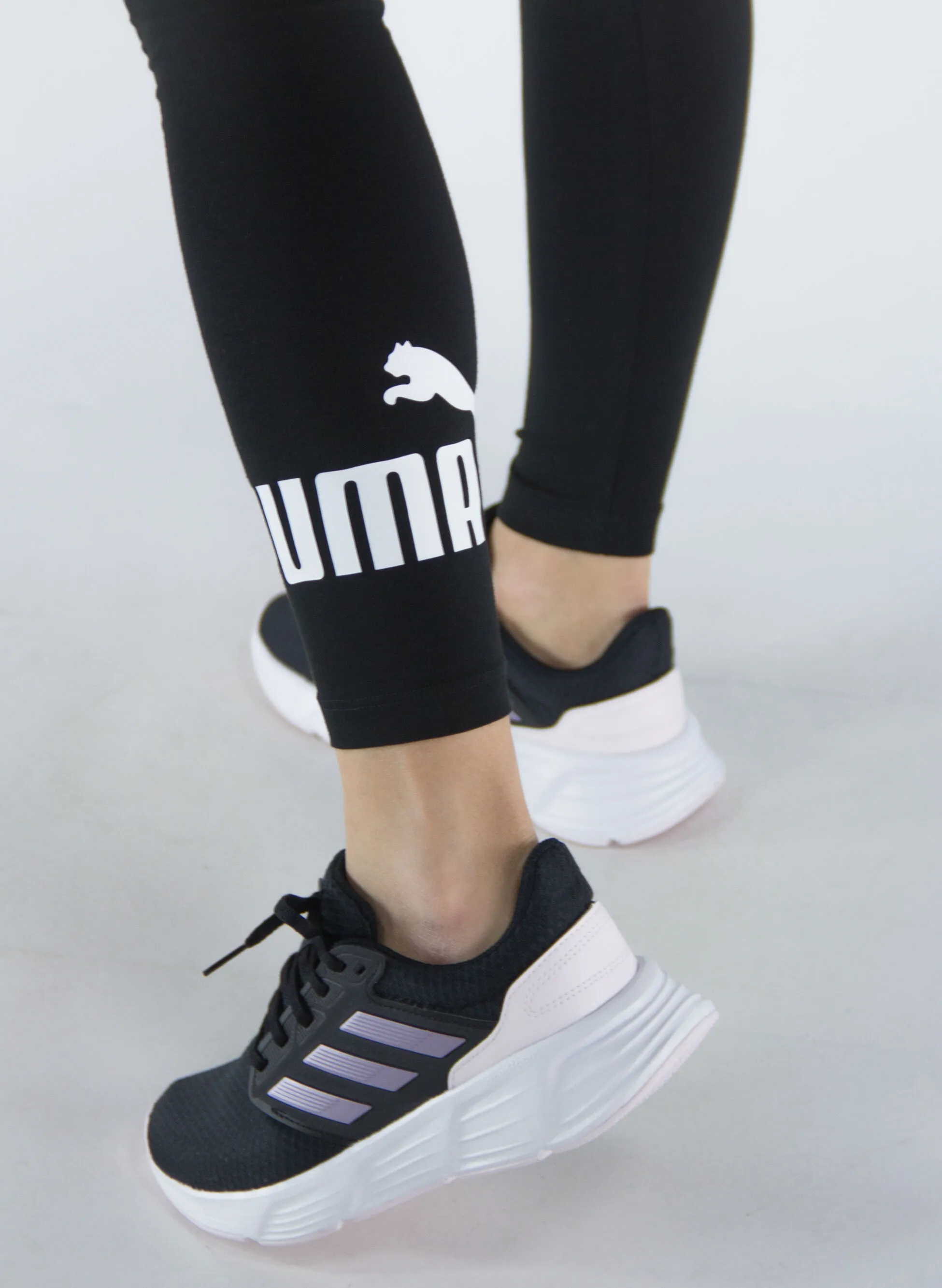 leggings essentials con logo