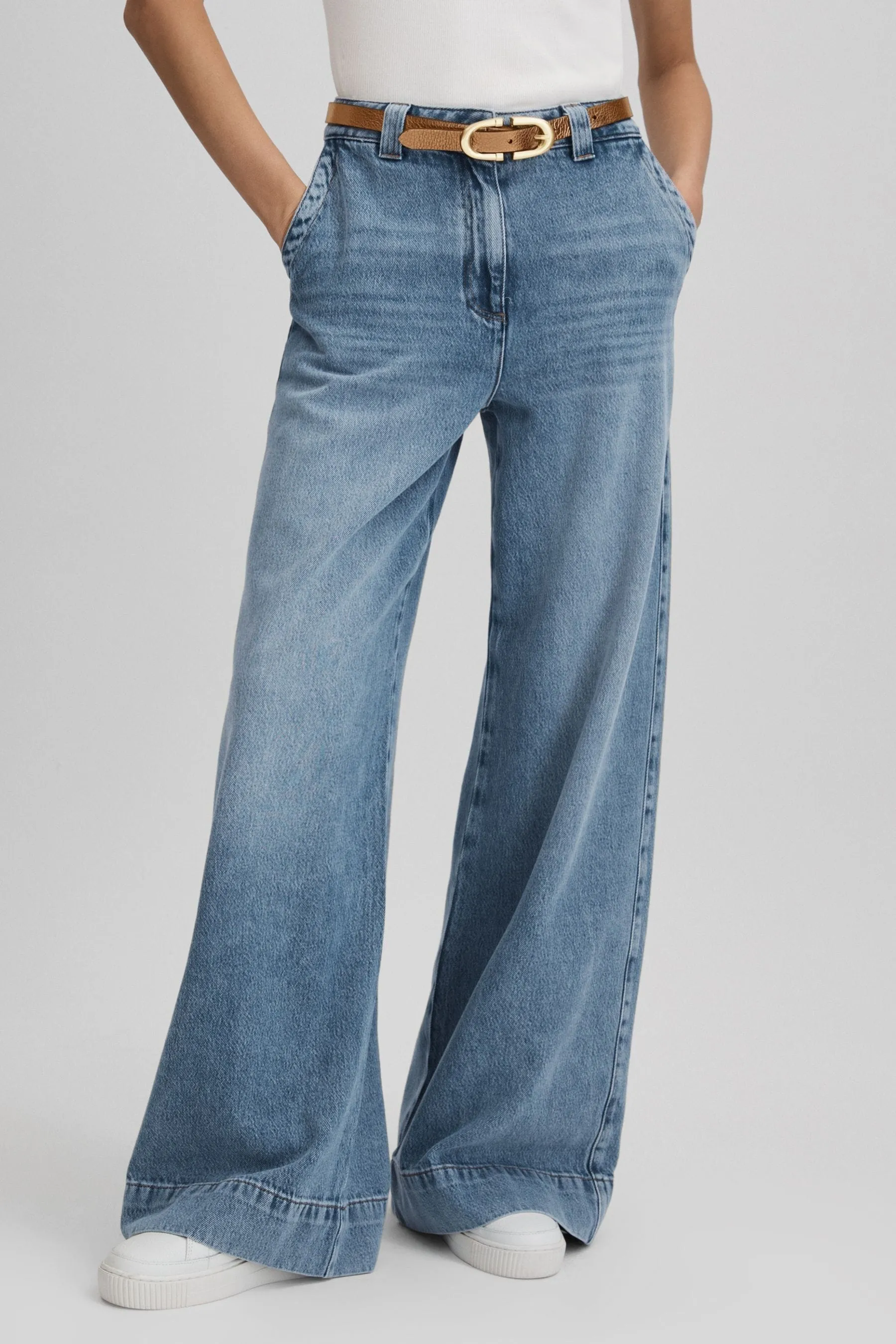 Reiss - Olivia - Jeans con fondo ampio e cuciture a contrasto    